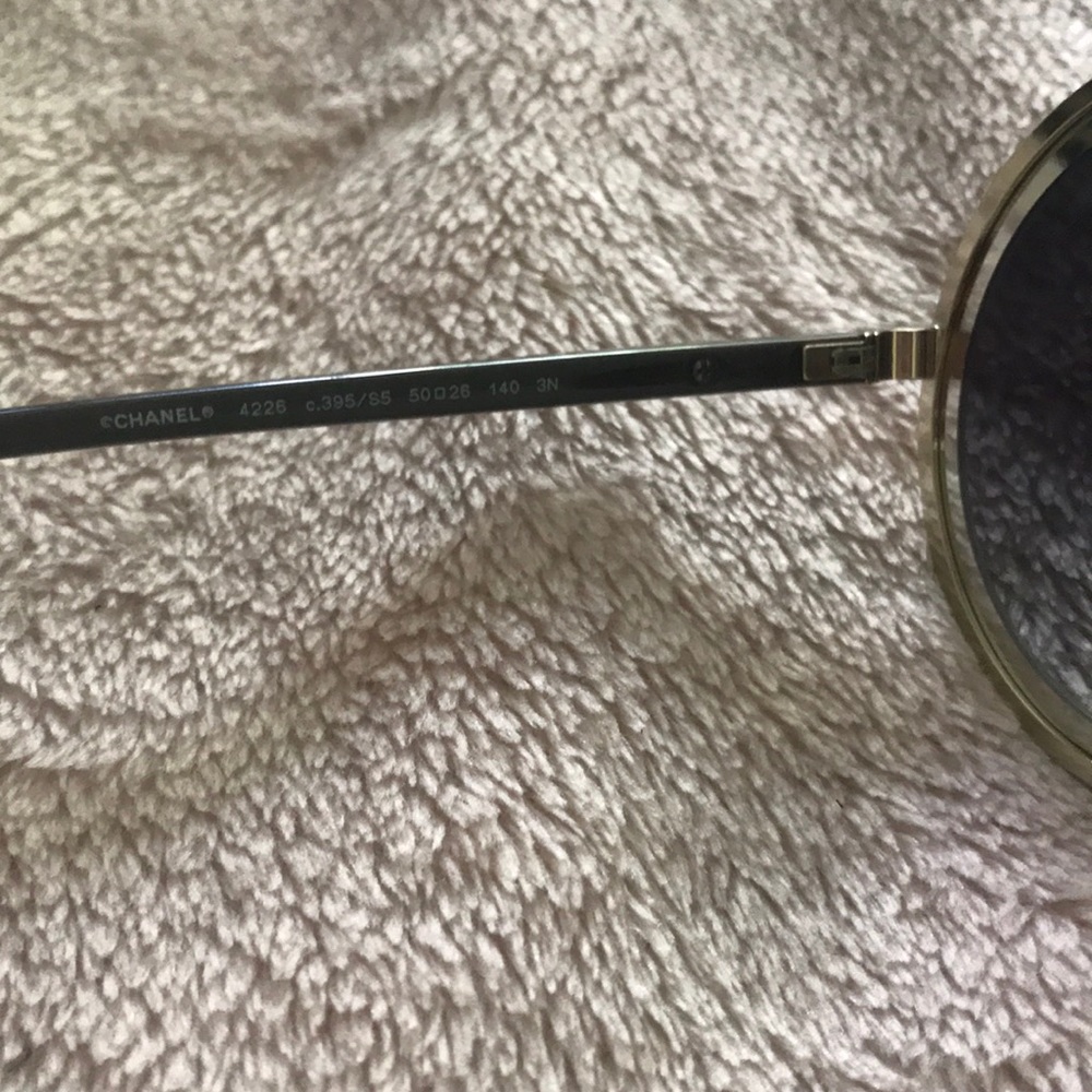 Chanel sunglasses - Picture 3 of 6